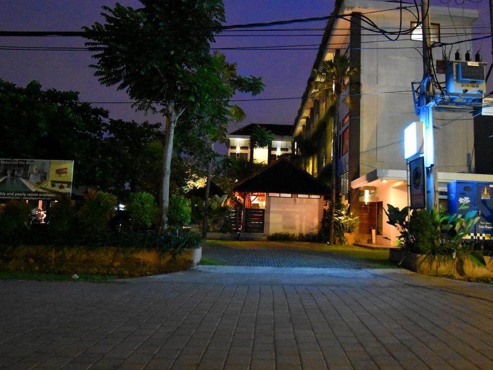 Ganga Hotel & Apartment Denpasar Eksteriør bilde