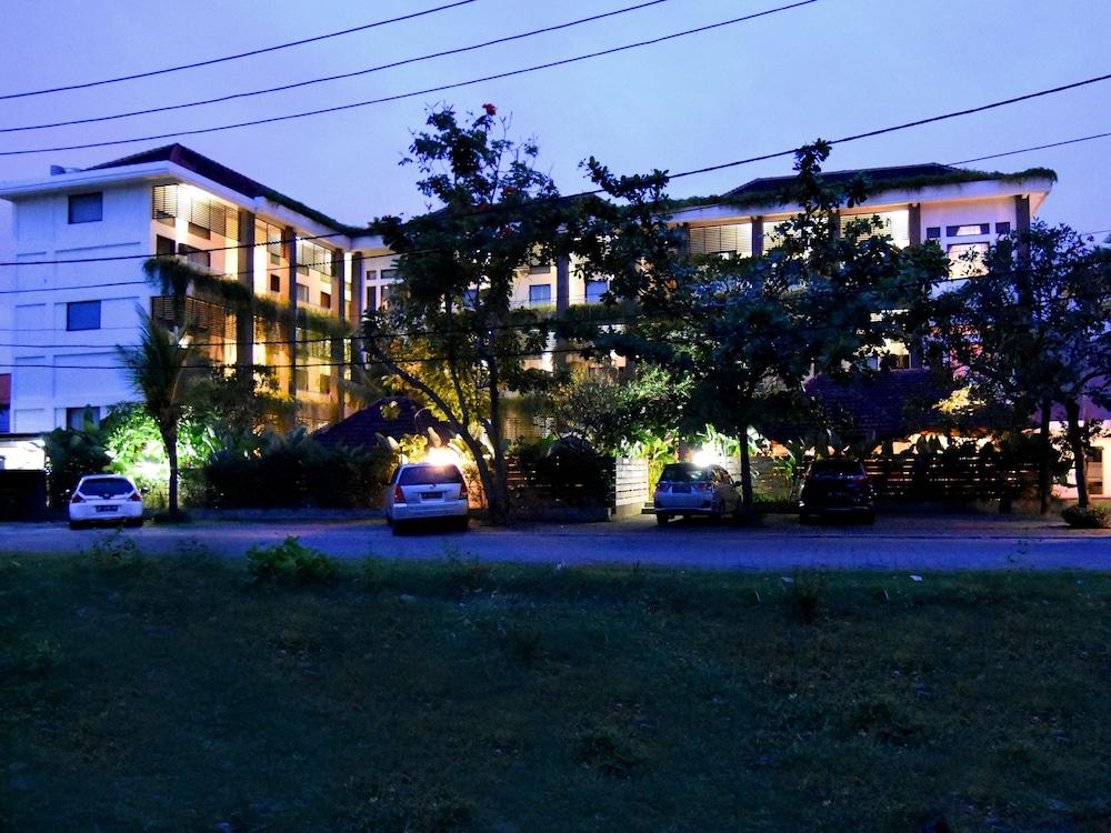 Ganga Hotel & Apartment Denpasar Eksteriør bilde